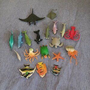 Ocean Animals Fish, Whales, Ray, Turtles, Octopus, Crab .......x 19 Used